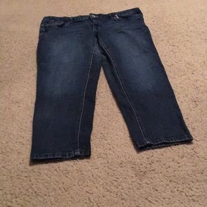 Dark blue capris jeans